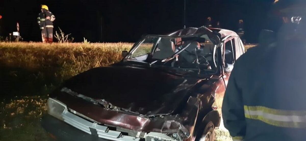 Accidente Ruta E52 auto atropelló a un caballo en Arroyito