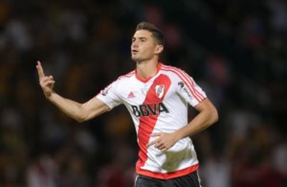 El PSG está interesado en Lucas Alario
