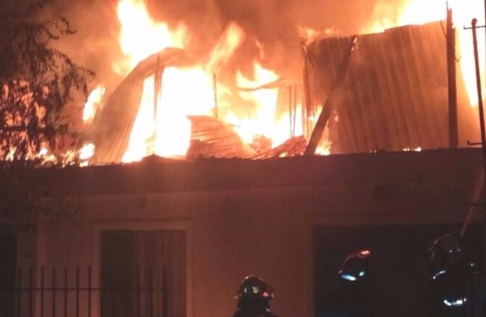 Murió una mujer al incendiarse su casa en Las Heras