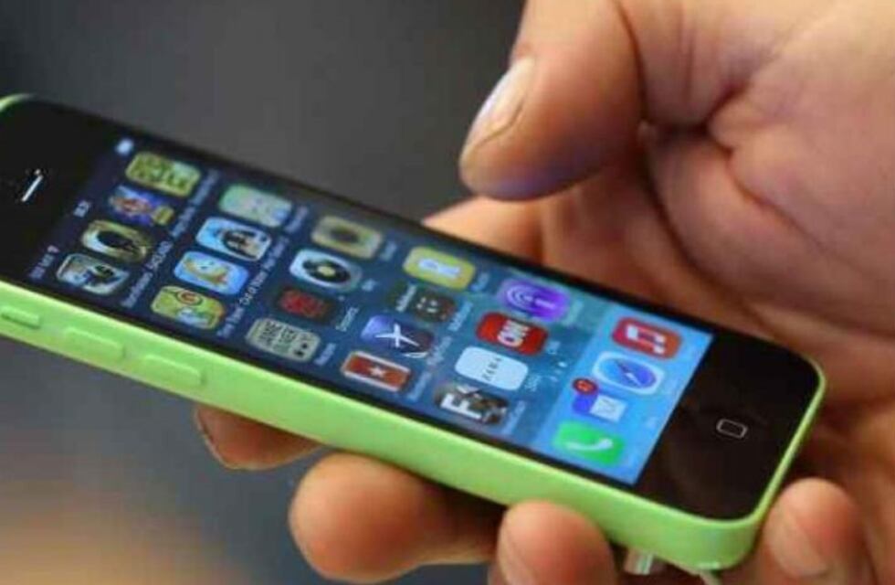 Un padre busca recuperar un celular robado que contenía los audios y videos de su hijo fallecido