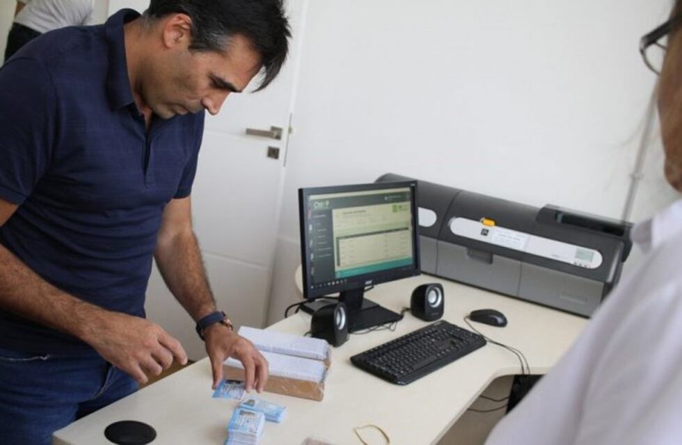 Las licencias falsas y el falso escándalo y la operación mediática