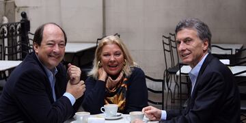 La foto que acompaña el tuit que replicó Carrió (Web)