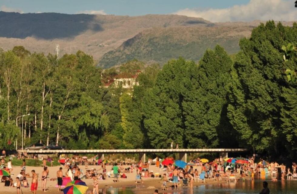 Mina Clavero: denuncian que hoteles vierten las cloacas en el balneario