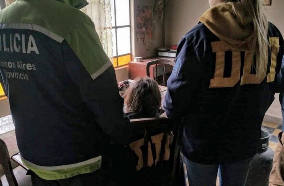 Se conoció el video del momento en que los vecinos se llevan a la nena del balneario de Punta Indio