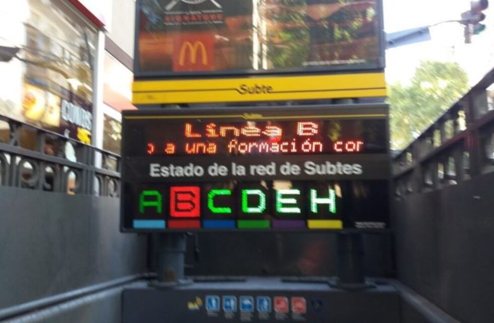 Subte: La línea B funciona con servicio limitado entre las estaciones Dorrego y Juan Manuel de Rosas