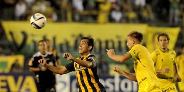 DYN700, BUENOS AIRES 04/04/2015, DEFENSA Y JUSTICIA VS\u002E ROSARIO CENTRAL\r\nFOTO:DYN/PABLO AHARONIAN\u002E cancha de defensa y justicia cesar delgado campeonato torneo primera division 2015 futbol futbolistas partido defensa y justicia rosario central