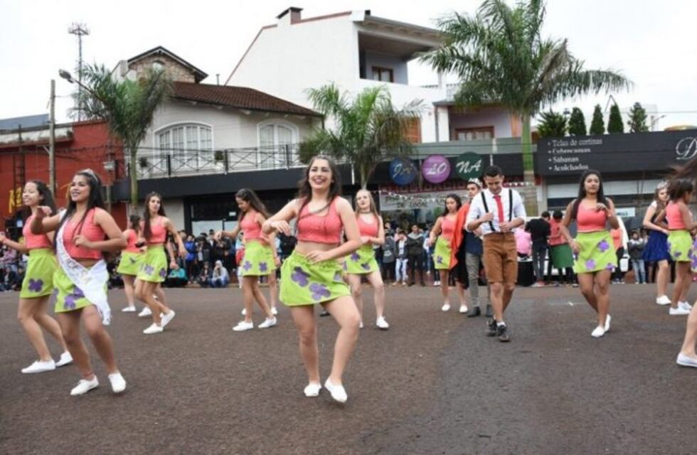 Estudiantina obereña: los jóvenes se preparan con todo para octubre