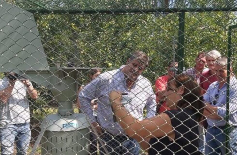 Instalan un sistema de caza de espora para mejorar cultivos frutales en General Alvear