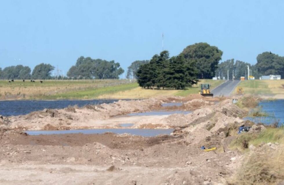 Continúa el corte en la ruta 3 para ir y venir de Monte Hermoso