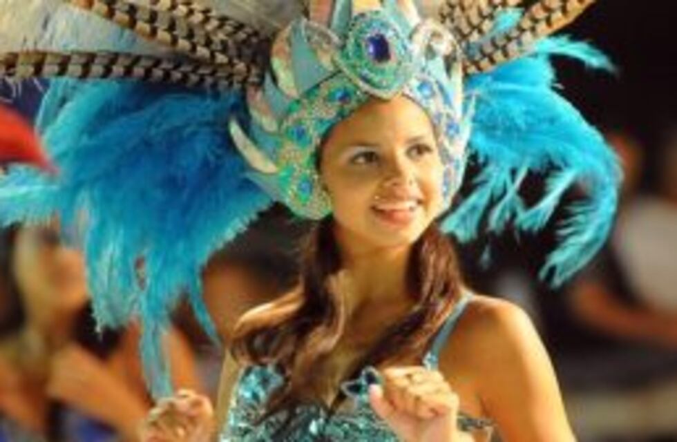 Los festejos por el carnaval se trasladan a toda la ciudad con comparsas, batucadas y murgas