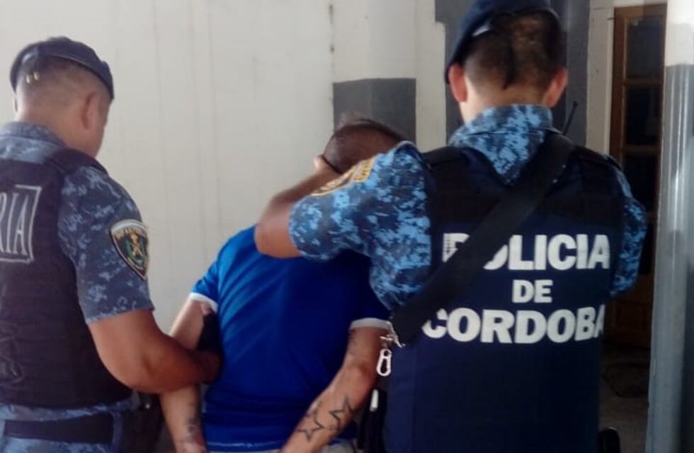 Alta Gracia: vecinos pescaron infraganti a dos sujetos que ingresaban a una vivienda a robar