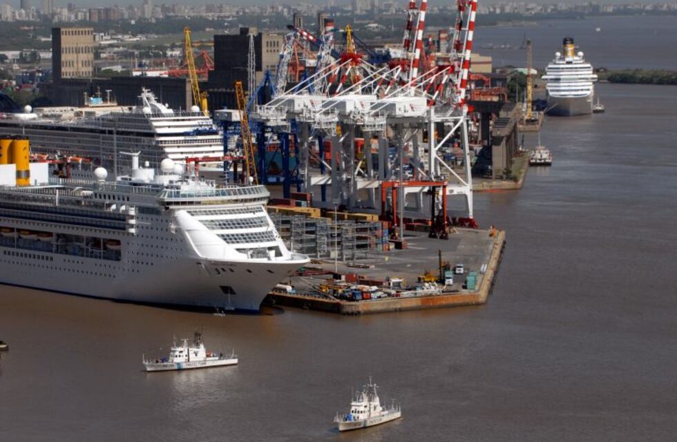 Coronavirus: dictan un nuevo protocolo para los barcos que llegan al Puerto de Buenos Aires