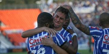 Danilo Ortiz quien cumple 25 años hoy y está en el Tomba por segunda vez en su carrera seguirá jugando la próxima temporada en Newell´s Old Boys de Rosario