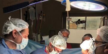 Primera cirugía fetal de espina bífida sin incisiones en el país