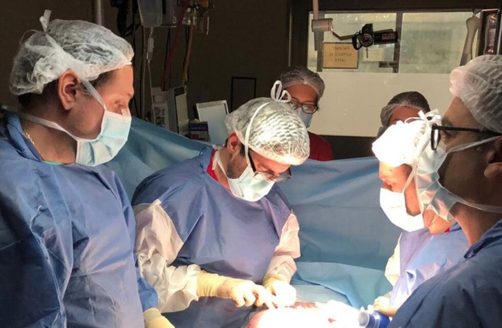 Primera cirugía fetal de espina bífida sin incisiones en el país