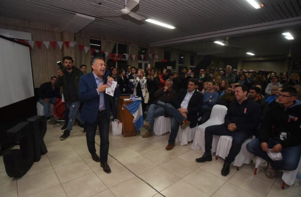 Cornejo prometió que se invertirán 8 mil millones de pesos en obra pública