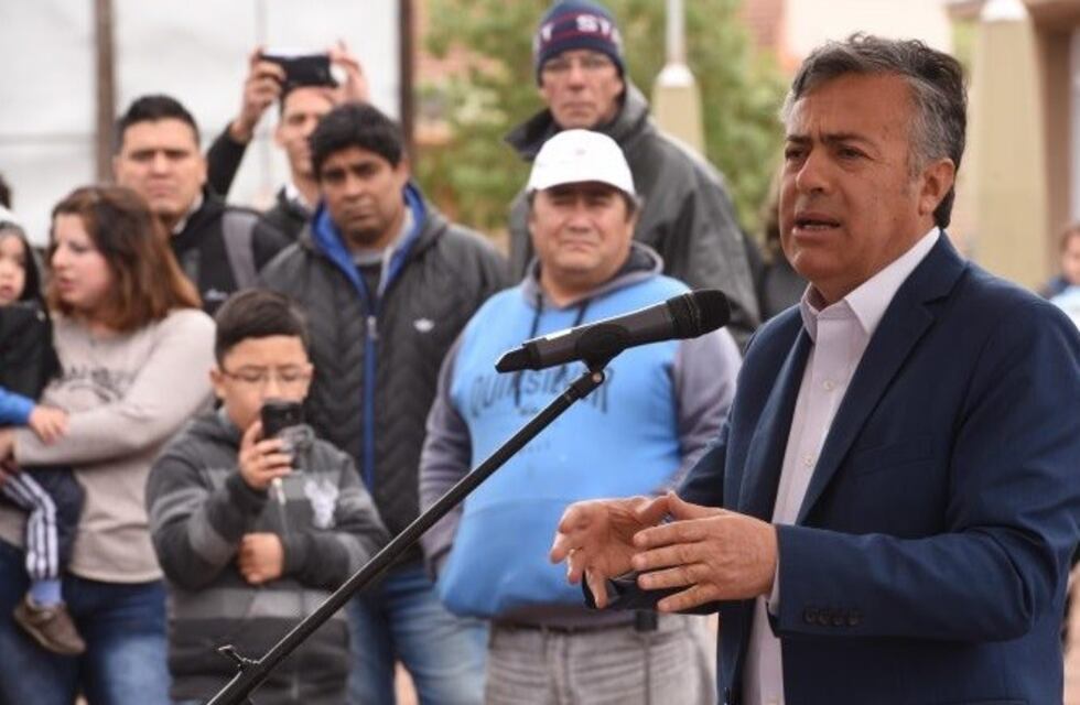 Cornejo: "Estamos rematando las casas que no se pagan"