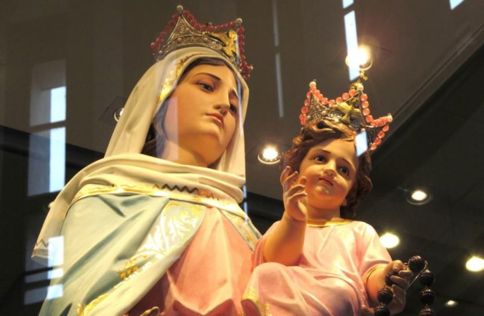 San Nicolás recibe a miles de fieles para celebrar a la Virgen