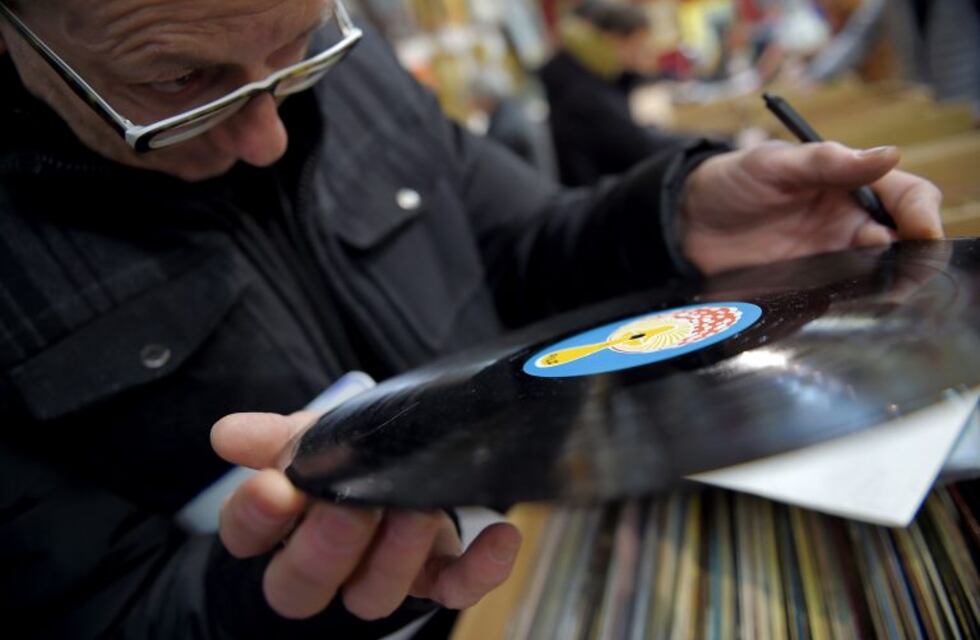 Feria de música, libros y antigüedades en la ex Estación Punta Alta