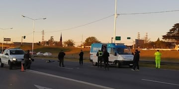 El accidente, en el que murió un motociclista, incluyó también a una bicicleta y una Ford Ranger\u002E (Conclusión)