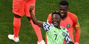 Ahmed Musa celebra el triunfo ante CIslandia (Foto: Philippe Desmazes/AFP)