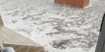 Fuerte pedrea en Alcira Gigena (fotos gentileza Cadena 3)