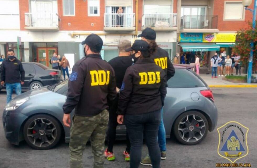 Se sometió a una lipoaspiración y extorsionó a su cirujano para recuperar el dinero