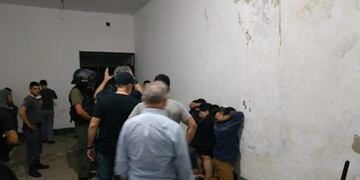 El ministro Sain en operativo para sofocar motín de Coronda (@mariogaloppo)