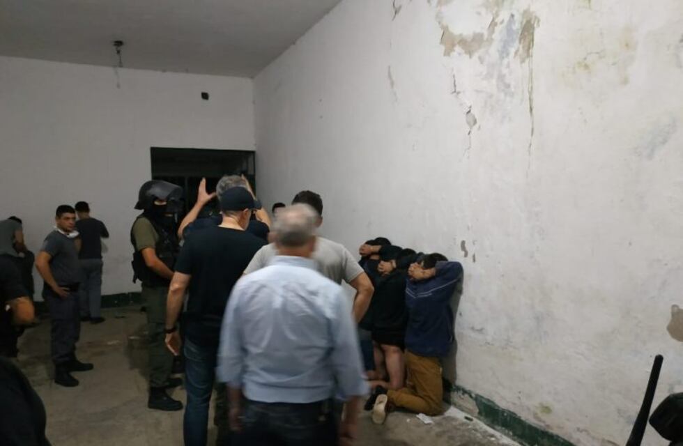 Murieron cinco presos en motines en cárceles santafesinas: pedían medidas contra el coronavirus
