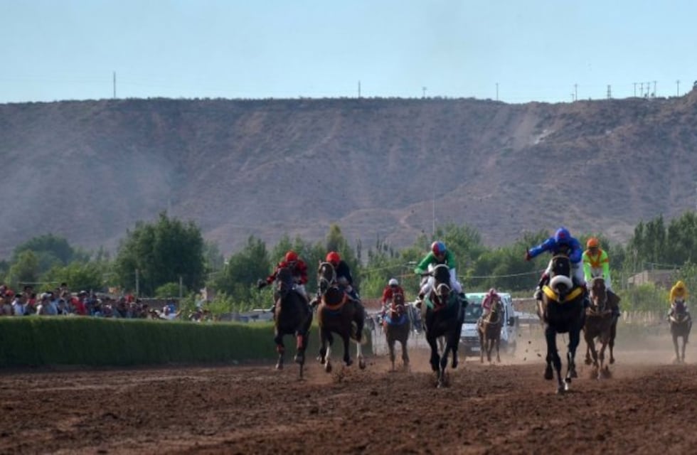 Lanzaron una nueva regulación para las carreras de caballo en Río Negro