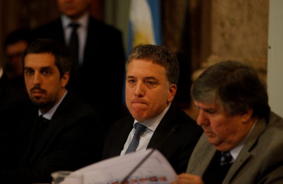 Dujovne adjudicó deuda por u$s 2.152 millones