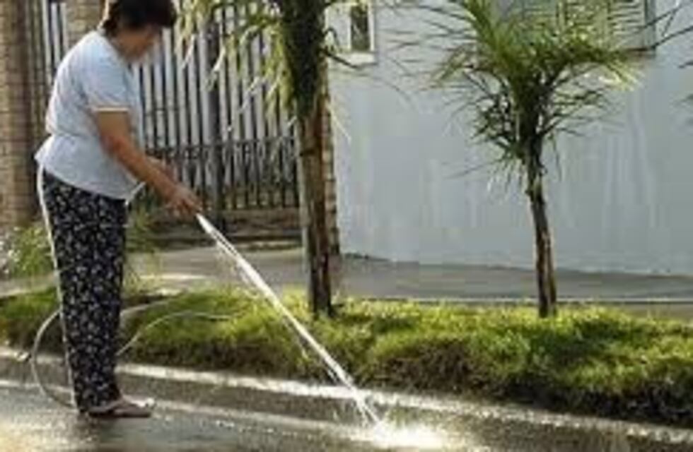 La multa mas elevada por derrochar agua es de $360