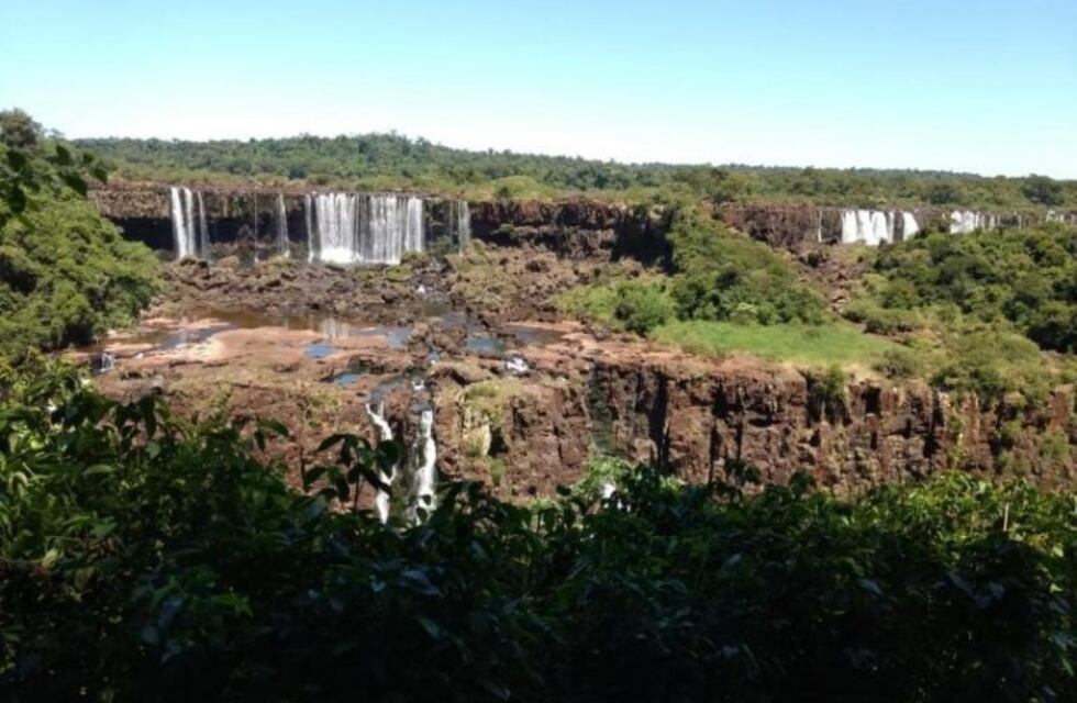 Suspendieron los paseos náuticos en las Cataratas del Iguazú por el bajo caudal del agua