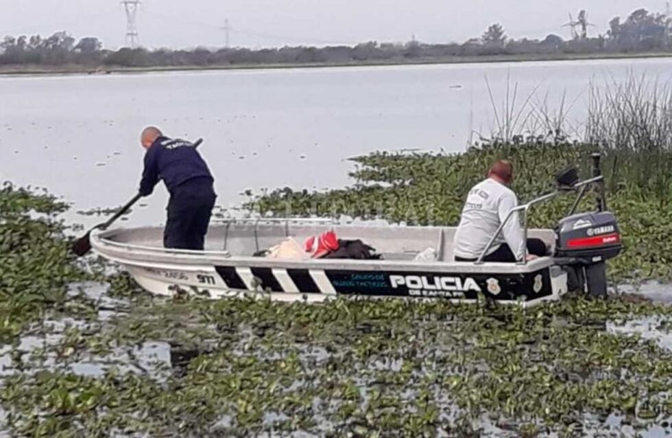 La peor noticia: aguardó una semana al borde del río por su hijo y lo halló muerto