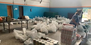 Entrega de mercadería del Consejo Escolar