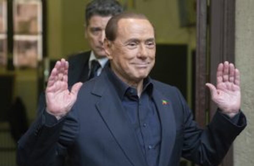 Berlusconi enfrentará un juicio por presuntos sobornos a mujeres que participaron de sus fiestas