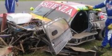 Así quedó el coche de Jalaf después del choque\u002E (web)