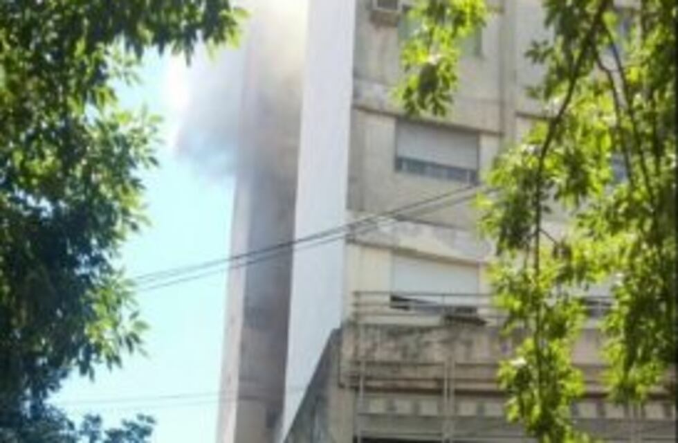 Se incendiaron dos departamentos de un edificio de Corrientes y Cochabamba