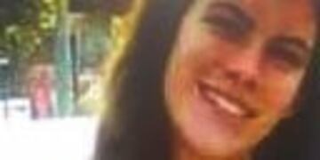 Sophia Quadri es delgada, alta y te cabello rubio hasta la cintura\u002E