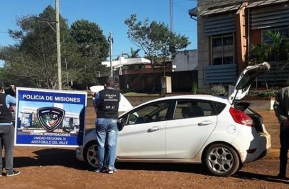 Detuvieron en Aristóbulo del Valle a un hombre con antecedentes manejando un auto robado en Buenos Aires