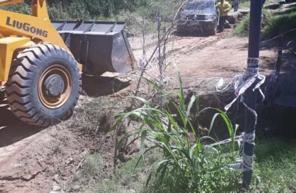 En Saldán un pozo provocó el vuelco de un vehículo