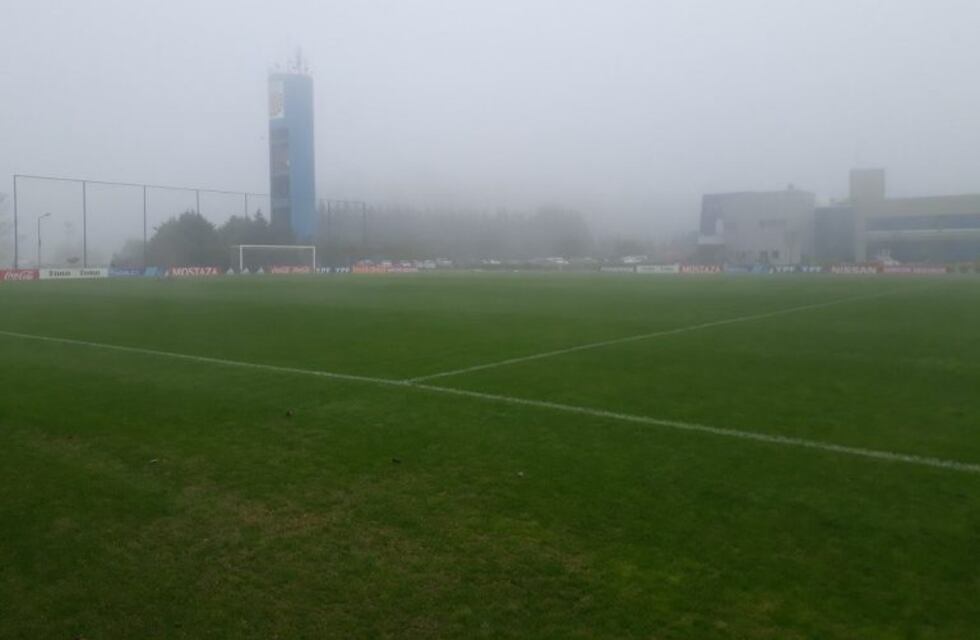 La Selección Argentina se entrenó en Ezeiza bajo una intensa niebla