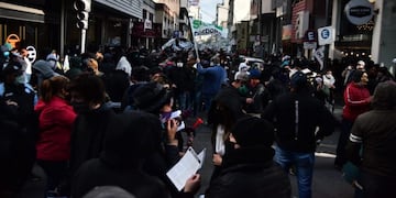 Empleados municipales marchan en Córdoba\u002E