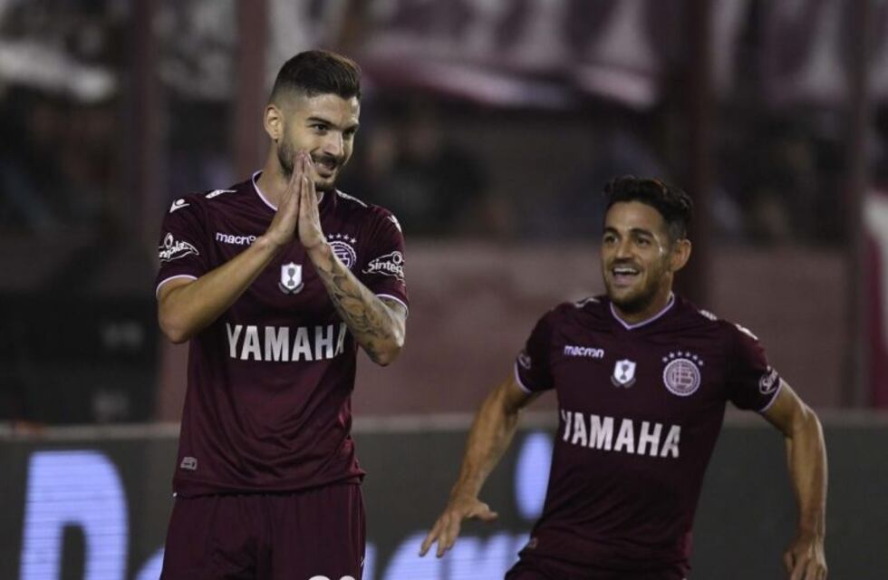Vélez no pudo con Lanús en "La Fortaleza" y complicó su permanencia