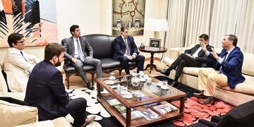 Urtubey con las autoridades de Refinor\u002E (Gobierno de la Provincia de Salta)