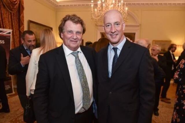 Carlos Sarsale (embajador argentino en Inglaterra)  y Mark Kent (embajador británico en Argentina)\u002E
