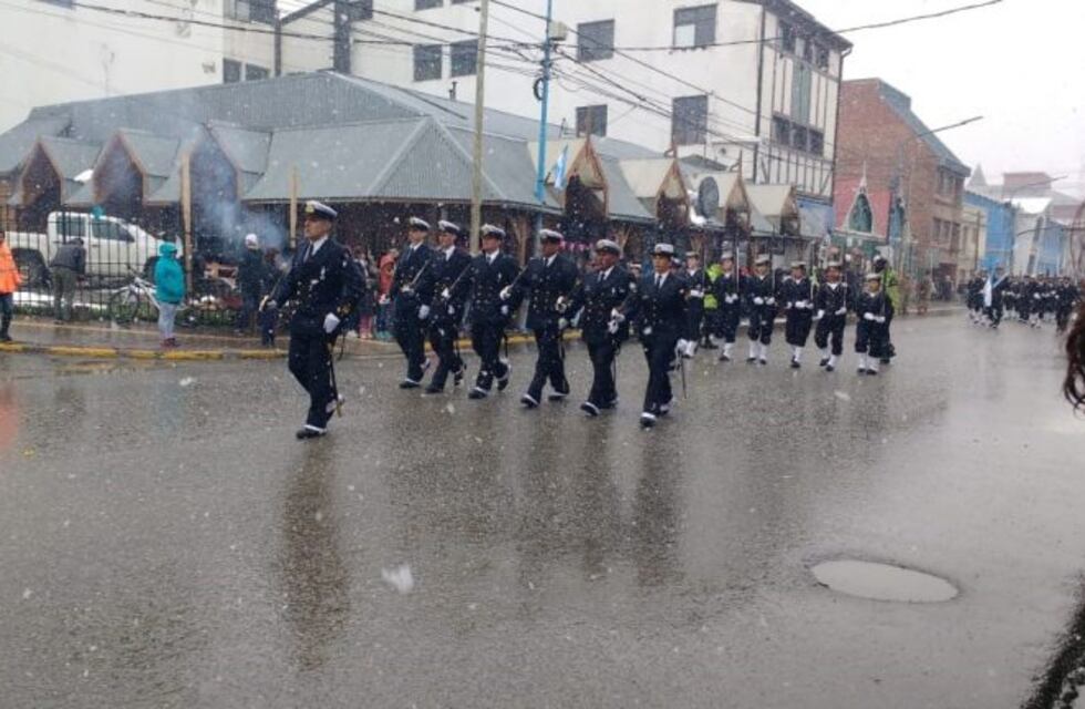 La nieve acompañó los festejos por el 135°aniversario de Ushuaia