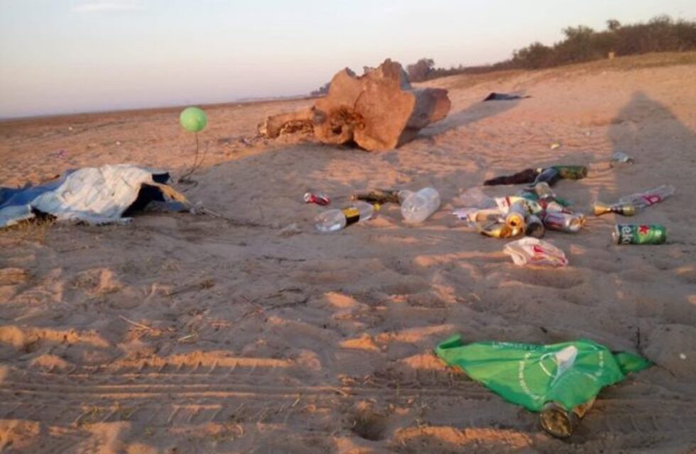 Playas sucias: plástico y colillas el escenario común en toda la costa