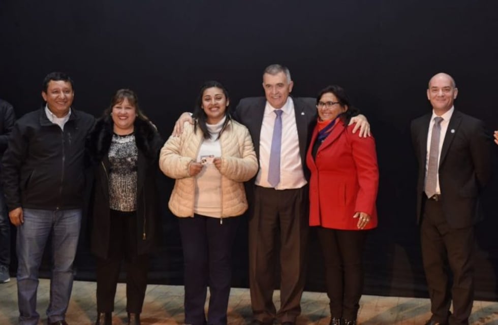 Otorgan el Boleto Estudiantil Gratuito a estudiantes de Banda del Río Salí