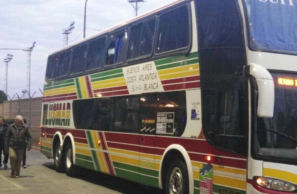 Atacaron el micro de Olimpo e hirieron al delantero Fernando Coniglio